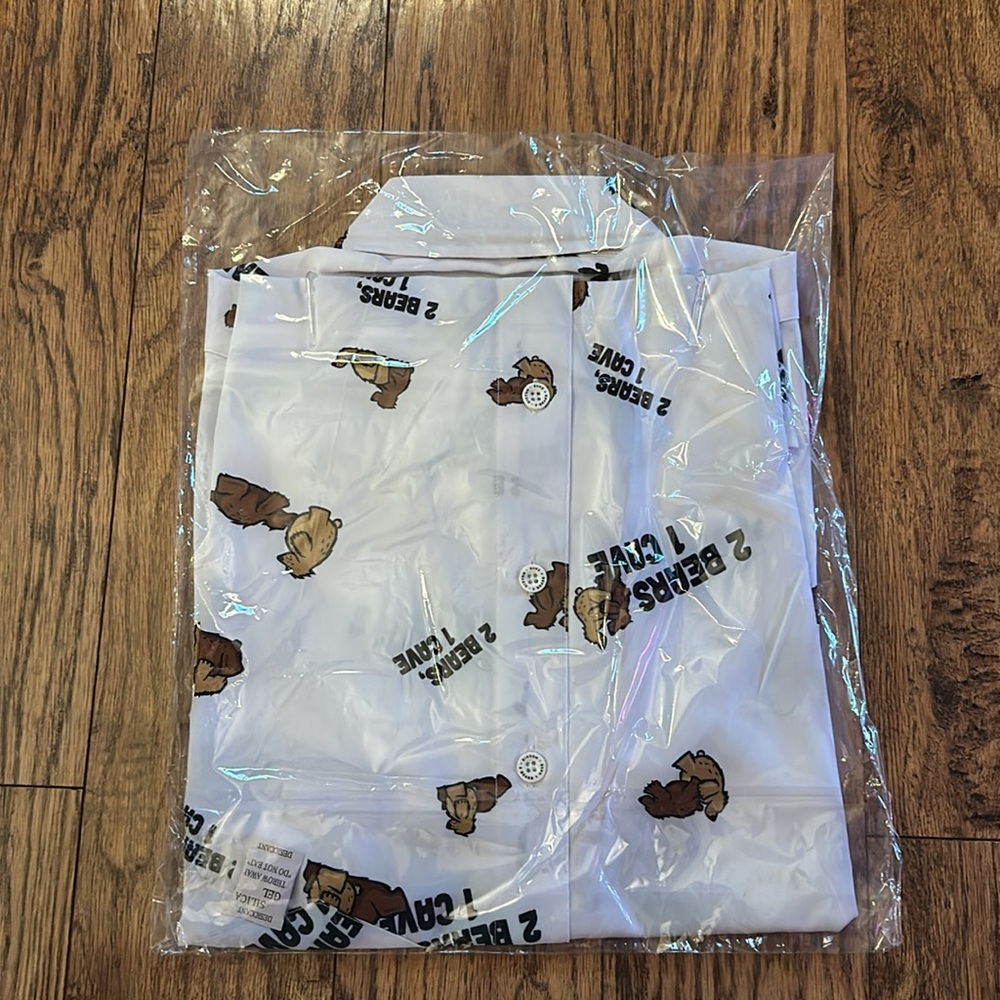 BNIB Dixxon 2 Bears, 1 Cave Party Shirt Men’s Medium - Picture 2 of 3